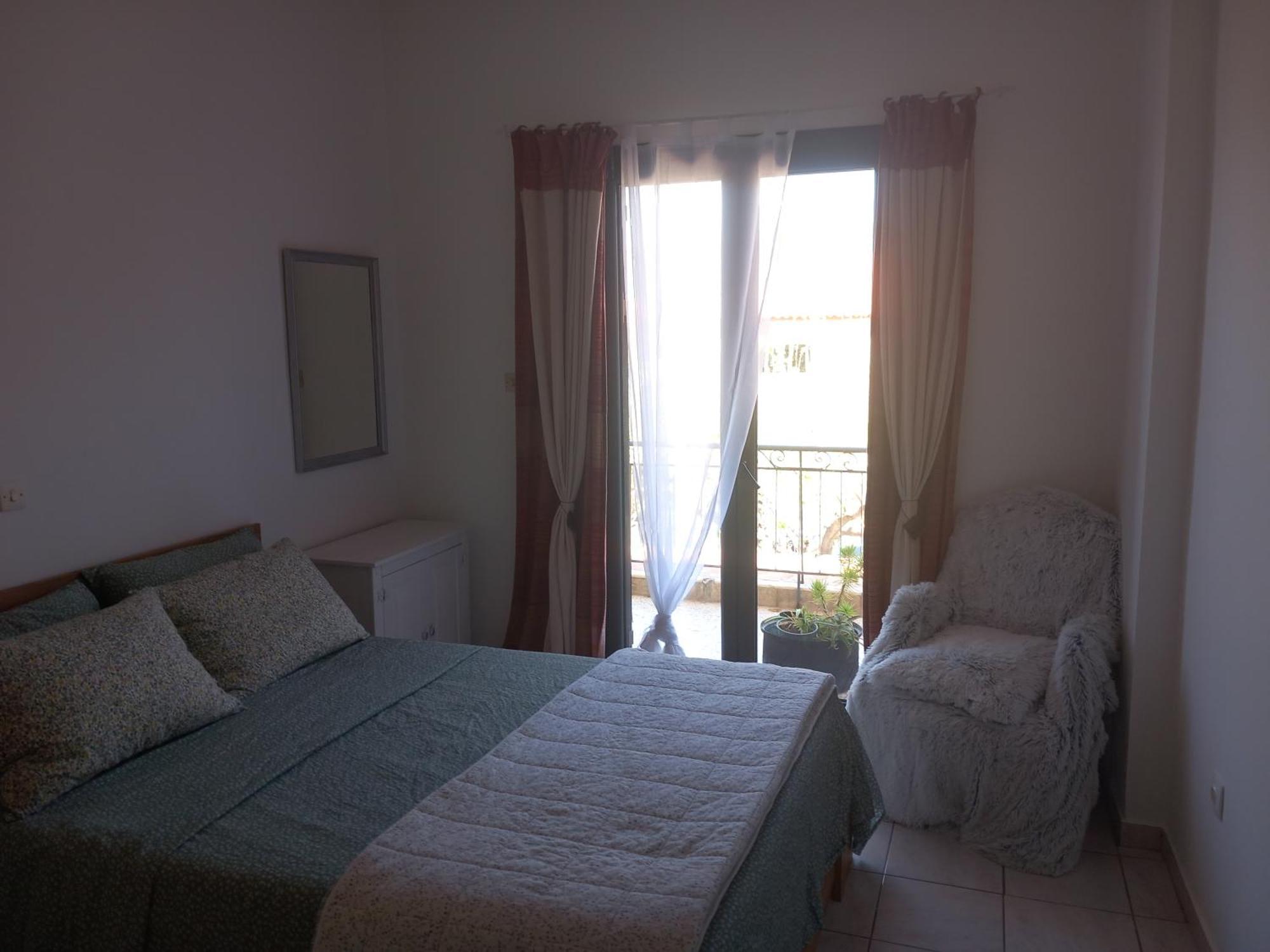 Stoupa Beachside Retro Apartment Stoúpa Exterior foto